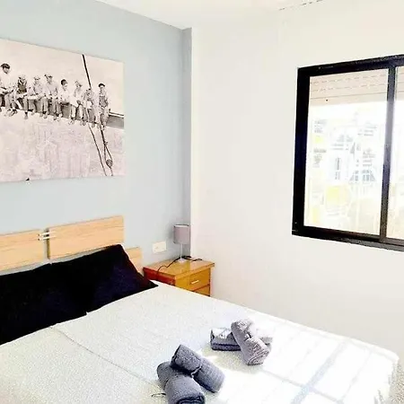 One Bed Apt, Terrace, Sea And Pool View, Walk To Torremolinos