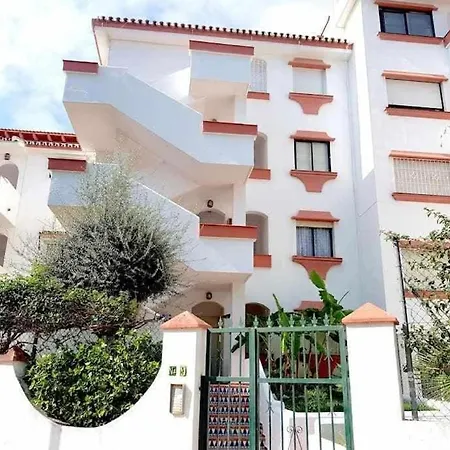 One Bed Apt, Terrace, Sea And Pool View, Walk To