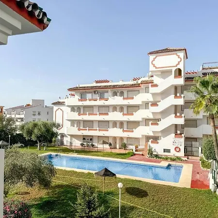 One Bed Apt, Terrace, Sea And Pool View, Walk To Torremolinos
