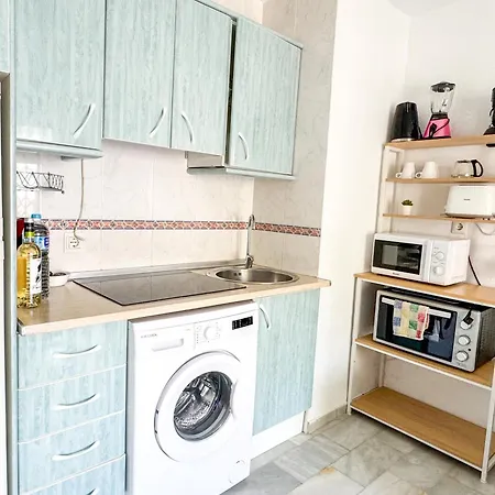 One Bed Apt, Terrace, Sea And Pool View, Walk To Torremolinos
