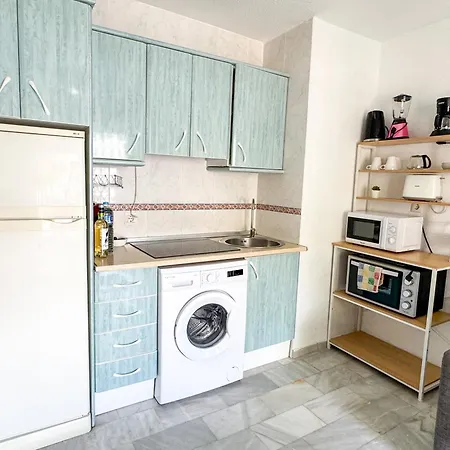One Bed Apt, Terrace, Sea And Pool View, Walk To Apartment Torremolinos