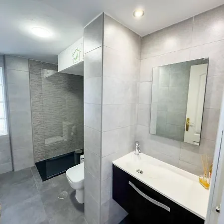Torremolinos: Quiet 1bedroom With Pool & Sea Views Appartamento Torremolinos