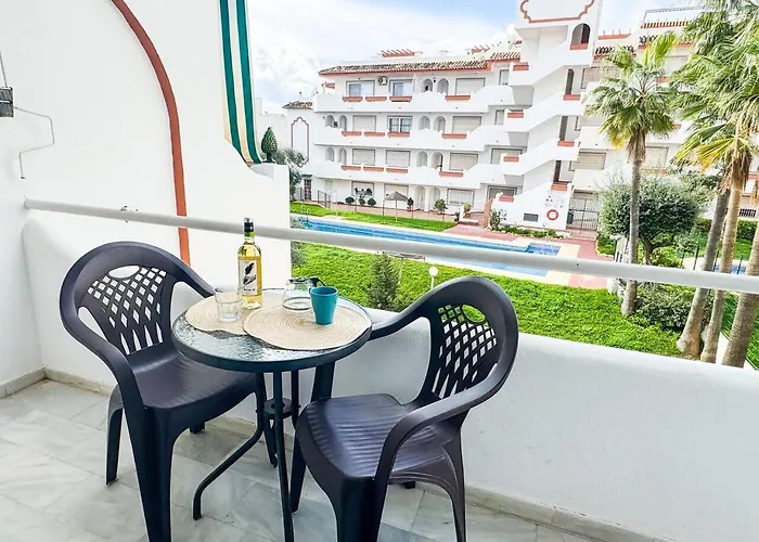 Torremolinos: Quiet 1bedroom With Pool & Sea Views Apartment