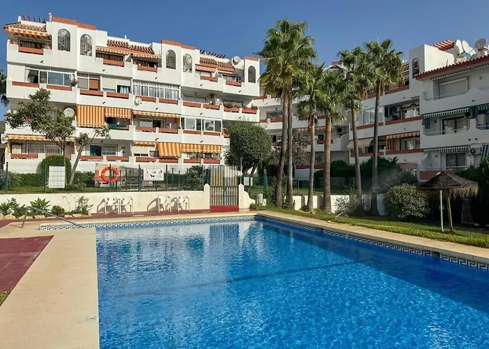 Apartment Torremolinos: Quiet 1bedroom With Pool & Sea Views Torremolinos