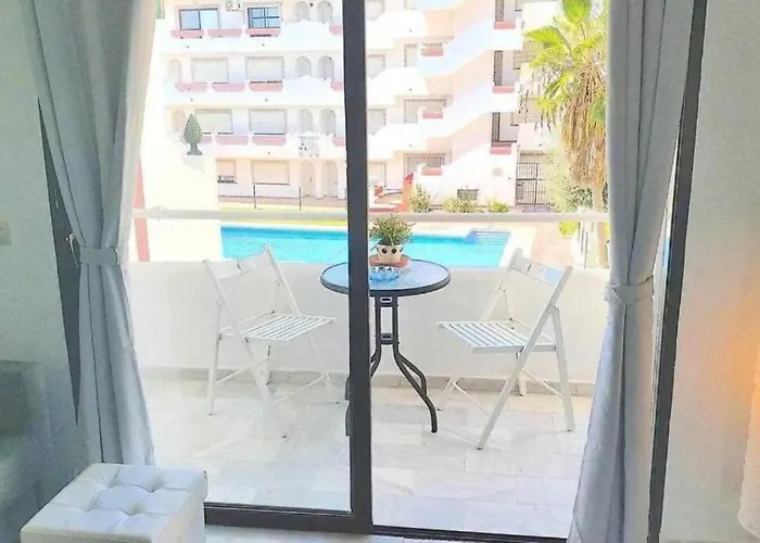 Apartment Torremolinos: Quiet 1bedroom With Pool & Sea Views Torremolinos