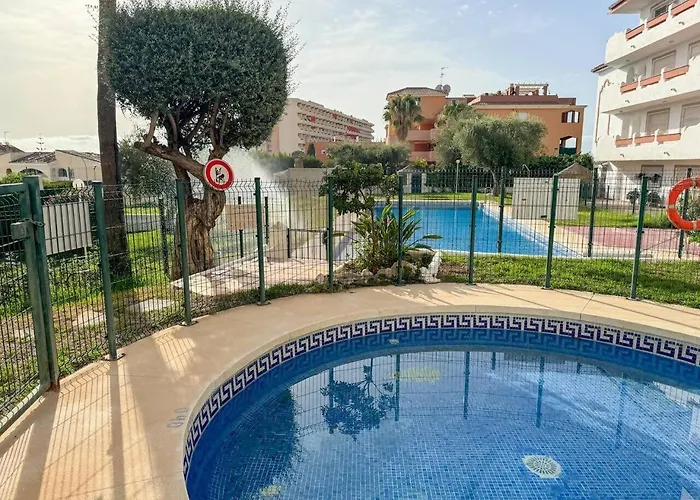 Torremolinos: Quiet 1bedroom With Pool & Sea Views Apartment Torremolinos